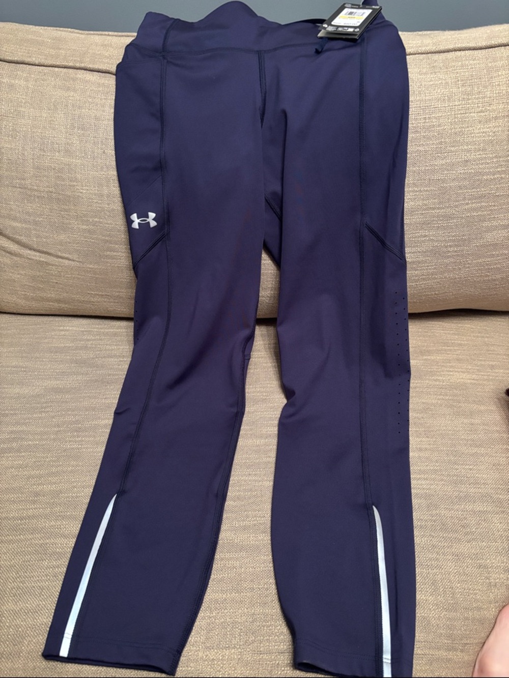 Under Armour Dark Navy Performance Leggings with Reflective Accents NWT
